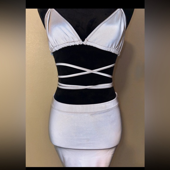 Fashion Nova Can't Hide Reflective Set - Picture 6 of 6